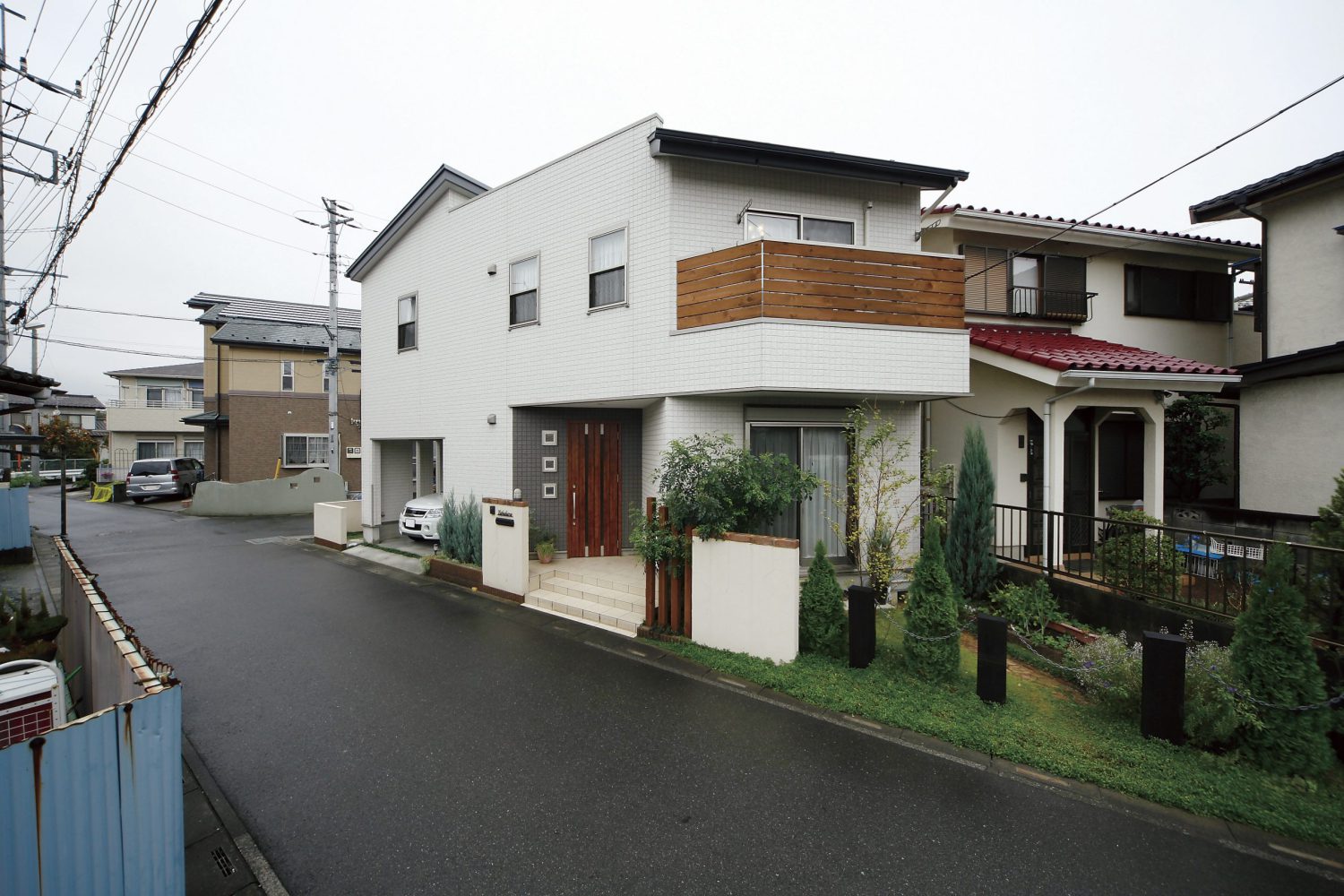 三角地形を利用したデザイン住宅