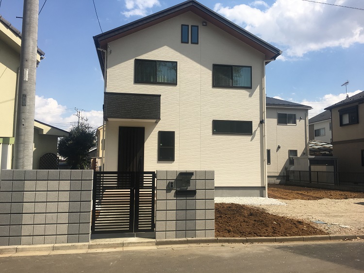 収納たっぷり自然素材の家