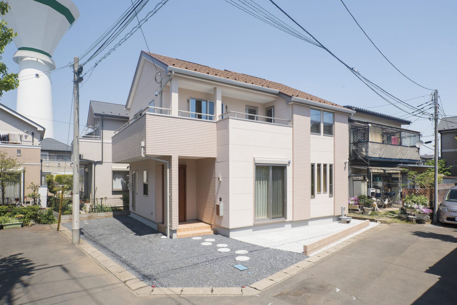 無垢の木と自然素材を満喫する家