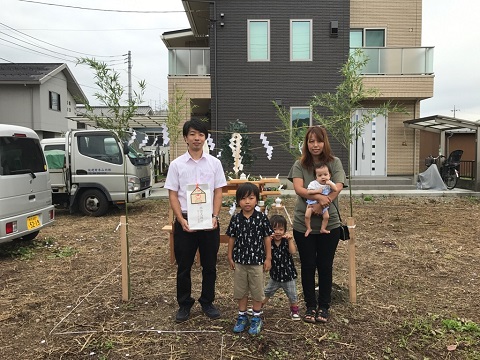 木の香る屋上のある家